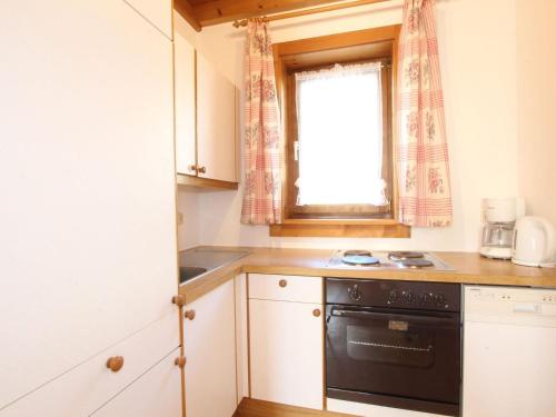 Dapur atau dapur kecil di Apartment in Austria near Ski Slopes
