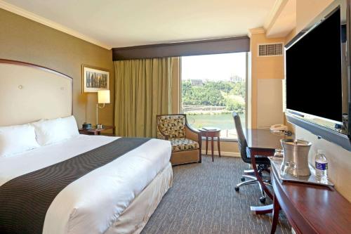 Wyndham Grand Pittsburgh Image