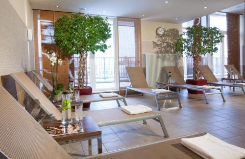 Ein Sitzbereich in der Unterkunft Lindner Hotel Hamburg am Michel, part of JdV by Hyatt