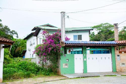 Το κτήριο όπου στεγάζεται  η παραθεριστική κατοικία