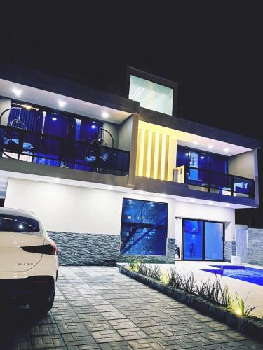 Villa Elegante y Familiar en Pedernales, Cerca de la Playa del pueblo, Residencial SFA