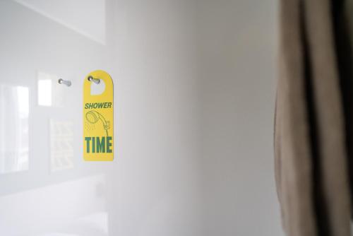 Ein Zertifikat, Auszeichnung, Logo oder anderes Dokument, das in der Unterkunft SLEEEP HOTEL Ansfelden ausgestellt ist