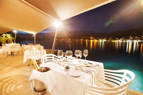 Εστιατόριο ή άλλο μέρος για φαγητό στο Hotel Croatia