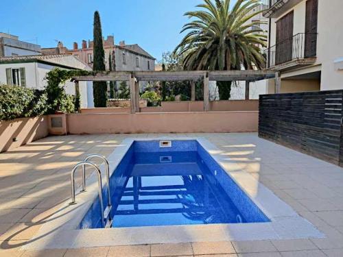 Apartamento en Centro de Tossa de Mar con parking y piscina ...