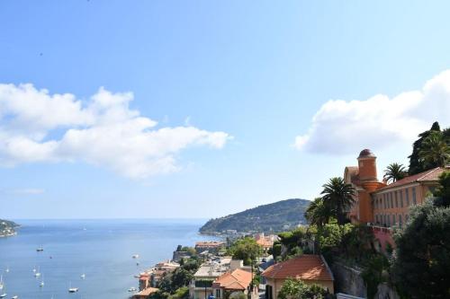 a view of the amalfi coast from positano at French Riviera - 3 pièces, vue mer et piscine in Villefranche-sur-Mer