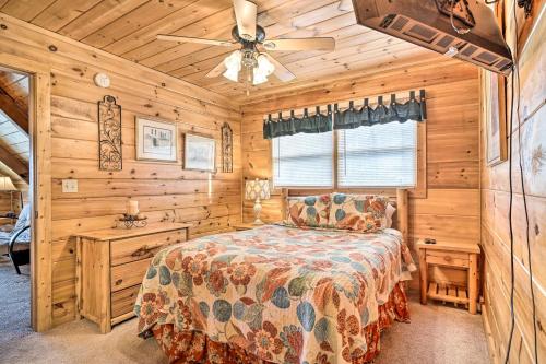 Foto da galeria de Wandering Bear Cabin with Game Room and Hot Tub! em Sevierville