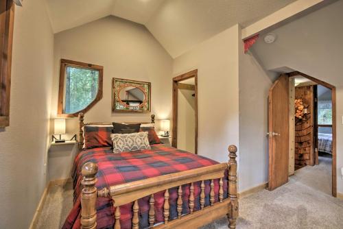 a bedroom with a bed in a room at Walk to Zigzag River The Sundance Cottage in Rhododendron