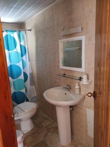 Ένα μπάνιο στο Potoula Apts