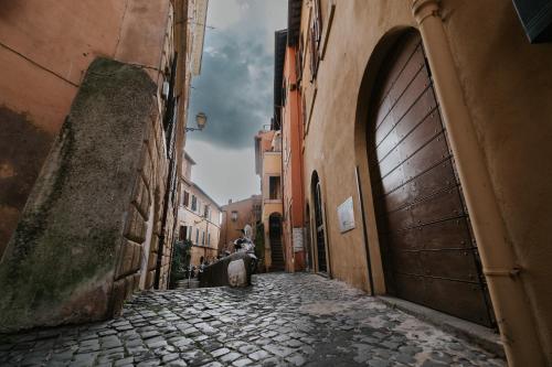 Bruno Domus Trastevere