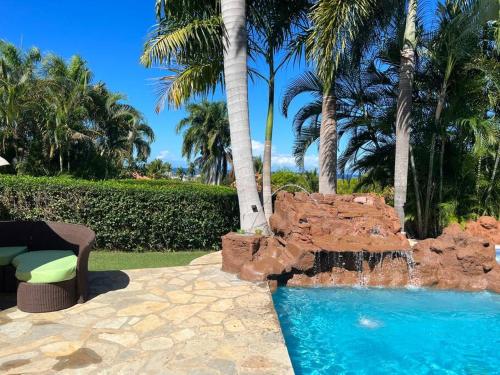 Πισίνα στο ή κοντά στο Charming 3 bedroom villa 66 with private pool