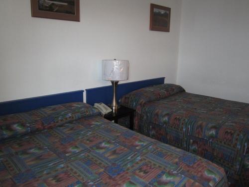 Nisutlin Trading Post Motel – Photos 2