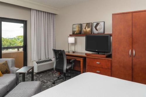 Sonesta Select Miami Lakes Image
