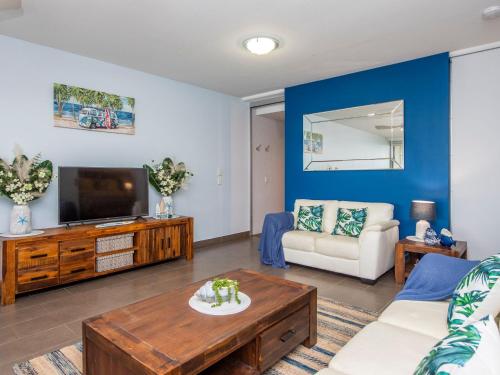 Ruang duduk di 1 Bright Point Apartment 4105