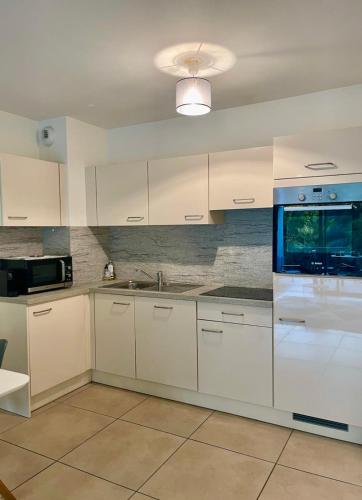 Oxford 1-bedroom apartment in a new building with pool and parking photo 7