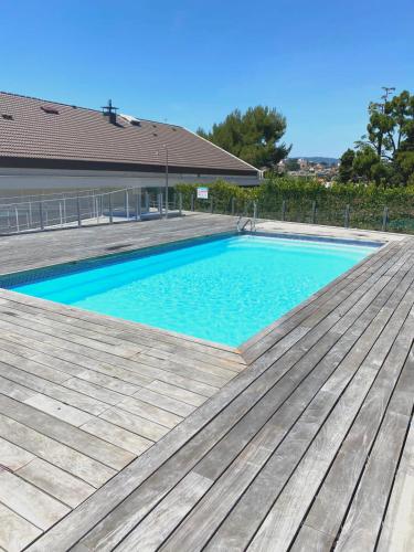 Oxford 1-bedroom apartment in a new building with pool and parking photo 10