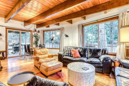 Jean Claude's Alpine Chalet – Photos 2