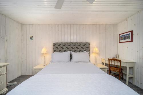 Postel nebo postele na pokoji v ubytování Lake Daze