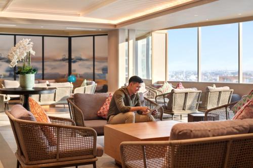 Χώρος καθιστικού στο Mercure Jakarta Gatot Subroto