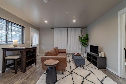 The Rosewood Roost – Photos 2