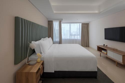 Staybridge Suites Dubai Internet City by IHG Image