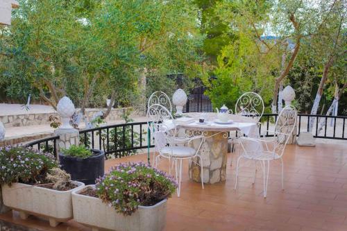 Κήπος έξω από το CASA REME