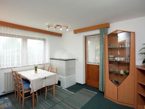 Kuchyň nebo kuchyňský kout v ubytování Apartment in Ötztal near Ski Slopes