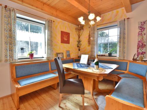 Posedenie v ubytovaní Chalet in Styria with infrared sauna