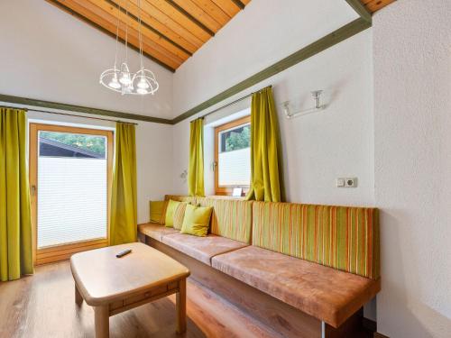 Posedenie v ubytovaní Apartment in Saalbach near Ski Slopes