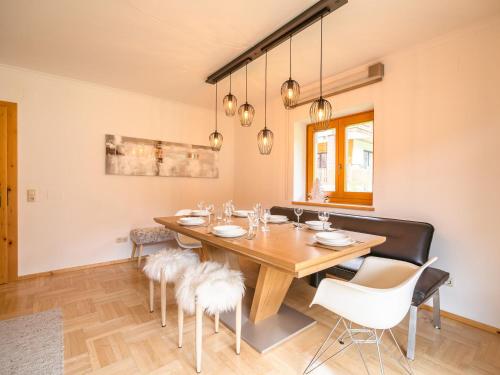 Reštaurácia alebo iné gastronomické zariadenie v ubytovaní Holiday home in Bad Kleinkirchheim near ski area