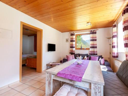 Apartment with garden near hiking trails