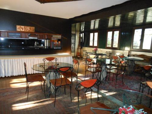 Restoran või mõni muu söögikoht majutusasutuses Hotel Ebru Antique
