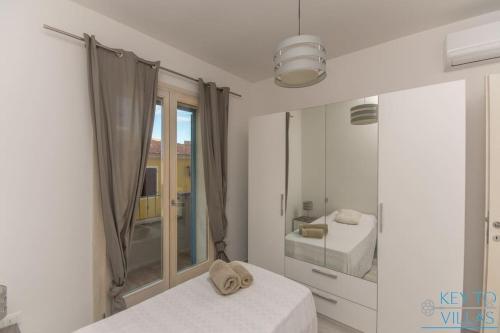 Galería fotográfica de Marina House - Luxury apartment, sea view, WI-FI, Aircon - Key to Villas en Castelsardo