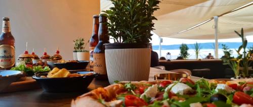 Jídlo v vily nebo okolí