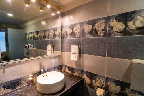 Gallery image of Grande Alpine Hotel in Vagator