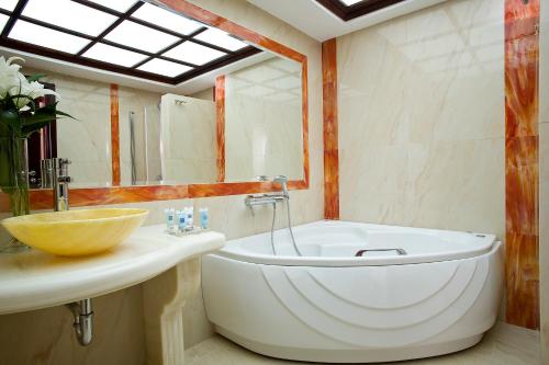 Ένα μπάνιο στο Maison Des Lys - Luxury Suites