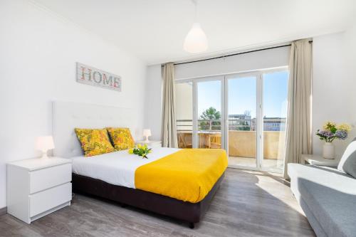 Praia da Rocha, 4G Jardins da Rocha, Sunny Studio, Air Conditioning, two Pools, Internet, Parking, by IG