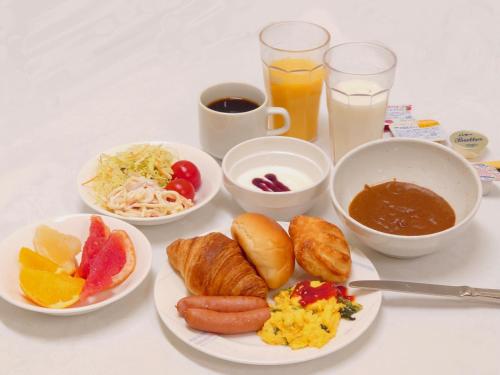 Pilihan sarapan tersedia untuk tetamu di Smile Hotel Kyoto Shijo