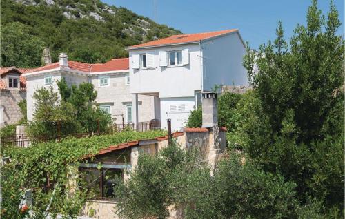 Five-Bedroom Holiday Home In Orebic