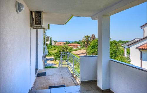 Awesome Apartment In Umag With Wifi