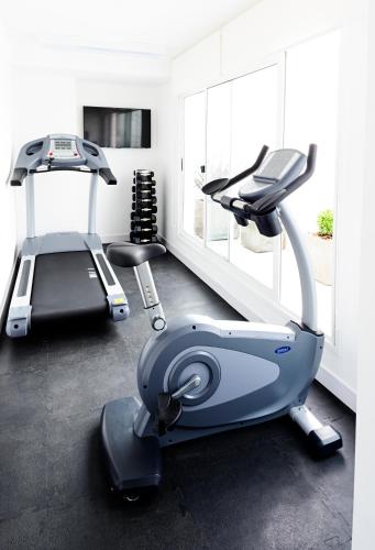 Phòng/tiện nghi tập thể dục tại Mercure Montevideo Punta Carretas