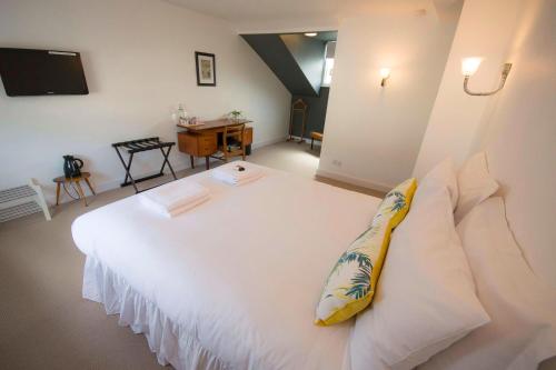 Gallery image of Dog and Whistle Pub in Hertford