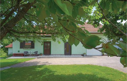 One-Bedroom Holiday Home In Strigova