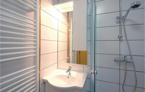 Koupelna v ubytování Awesome Home In Strigova With Wifi