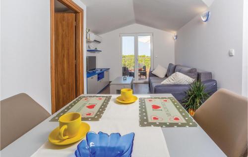One-Bedroom Apartment In Makarska