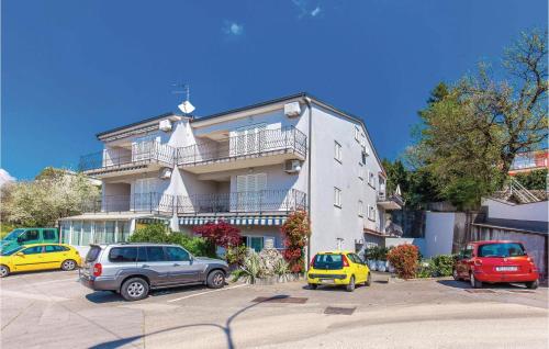 2 Bedroom Cozy Apartment In Crikvenica