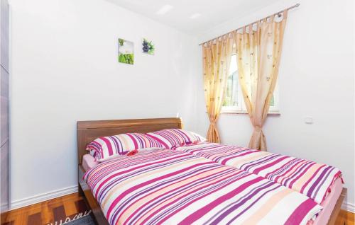 2 Bedroom Cozy Apartment In Crikvenica