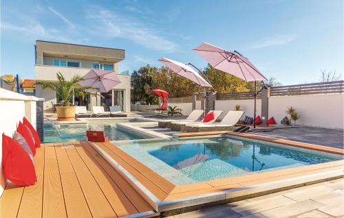 Amazing Home In Pula With Kitchen