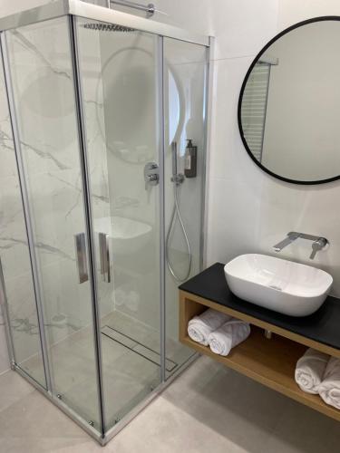 Bilik mandi di Hotel Sebory
