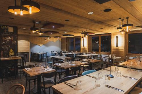 Εστιατόριο ή άλλο μέρος για φαγητό στο Hotel Base Camp Lodge - Les 2 Alpes