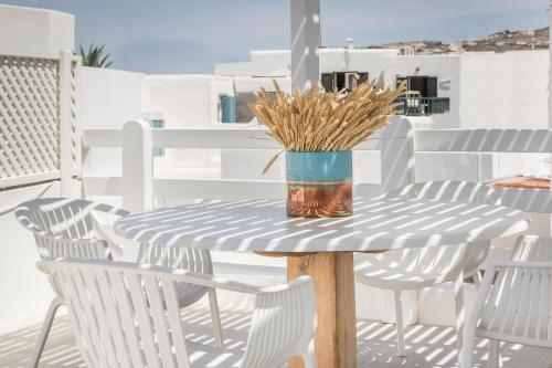 Gallery image of Kostantis Town Suites in Mýkonos City